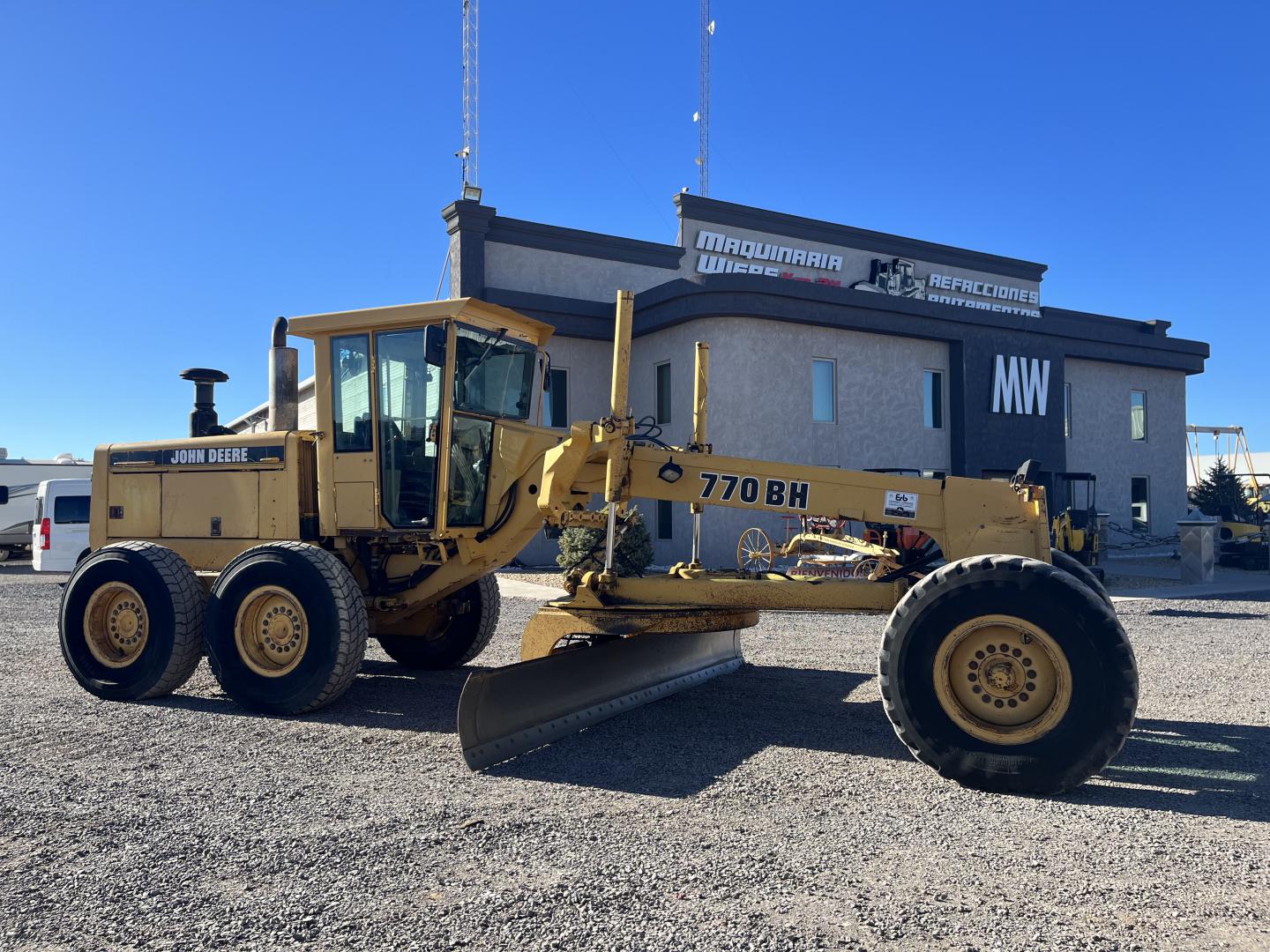 JOHN DEERE 770BH